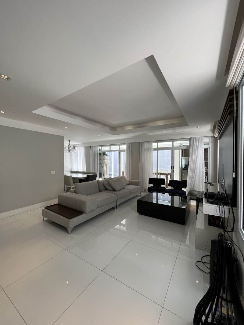 Casa em Condomínio Alphaville Santana de Parnaíba 