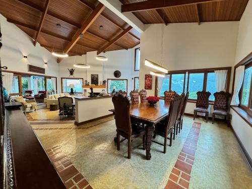 Casa em Condomínio Ecoville Aracariguama