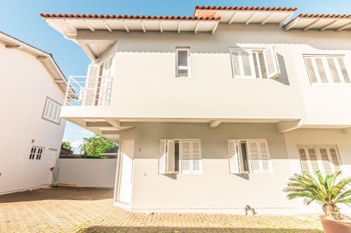 Casa em Condomínio