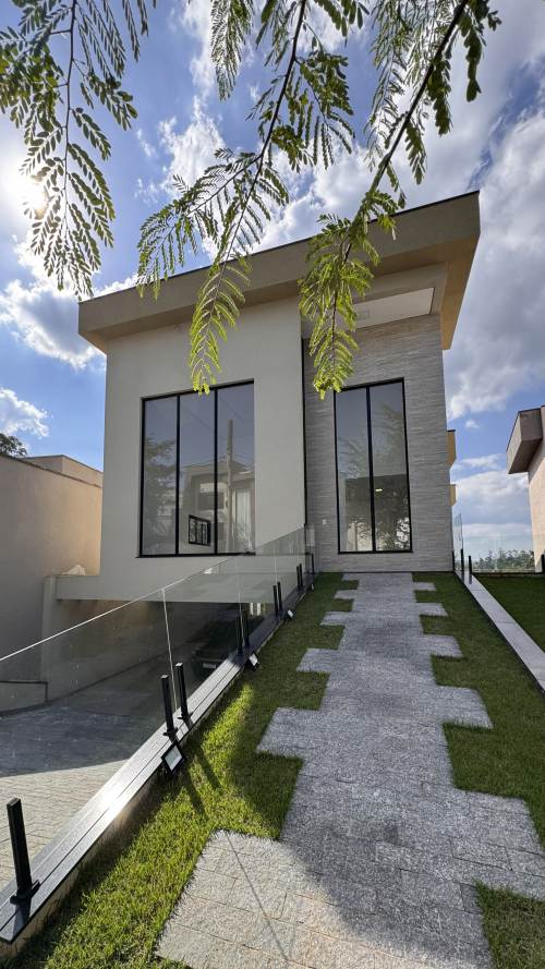 Casa 4 Suítes - Condomínio New Ville
