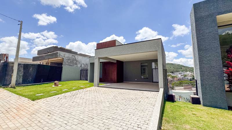 Casa em Condomínio Rio Abaixo Atibaia 