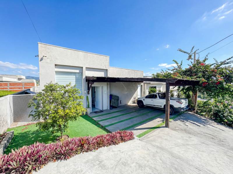 Casa em Condomínio Guaxinduva Bom Jesus dos Perdões 
