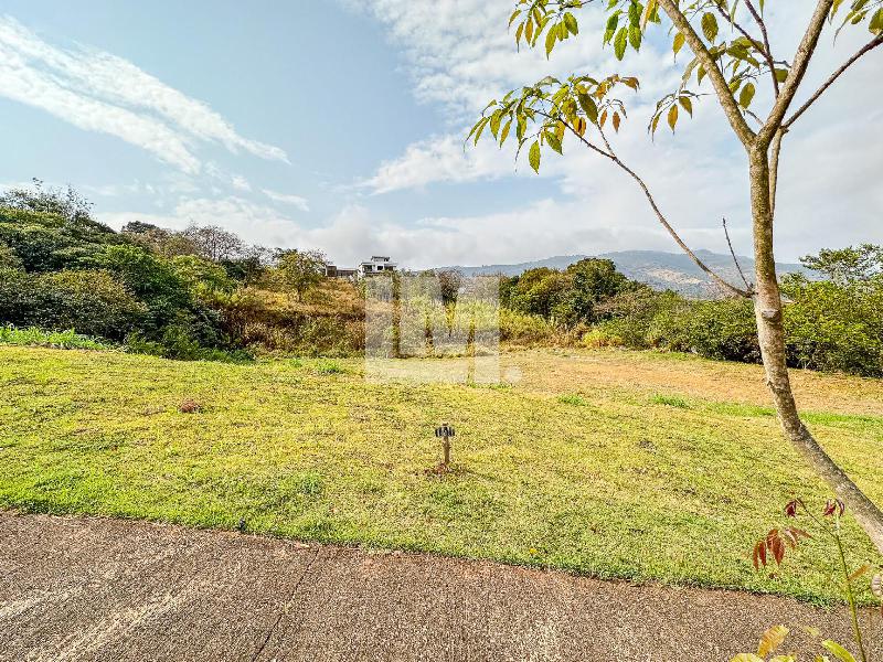 Terreno 720 m2 Plano em Condomínio Residencial Itaporã de Atibaia  -  Atibaia