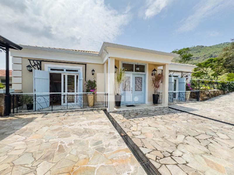 Casa em Condomínio Condomínio Flamboyant Atibaia 