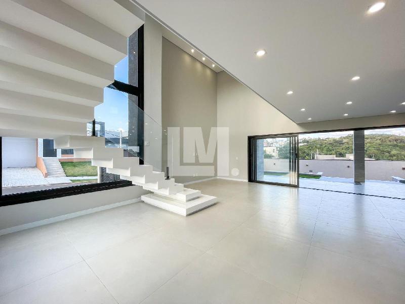 Casa em Condomínio Rio Abaixo Atibaia 