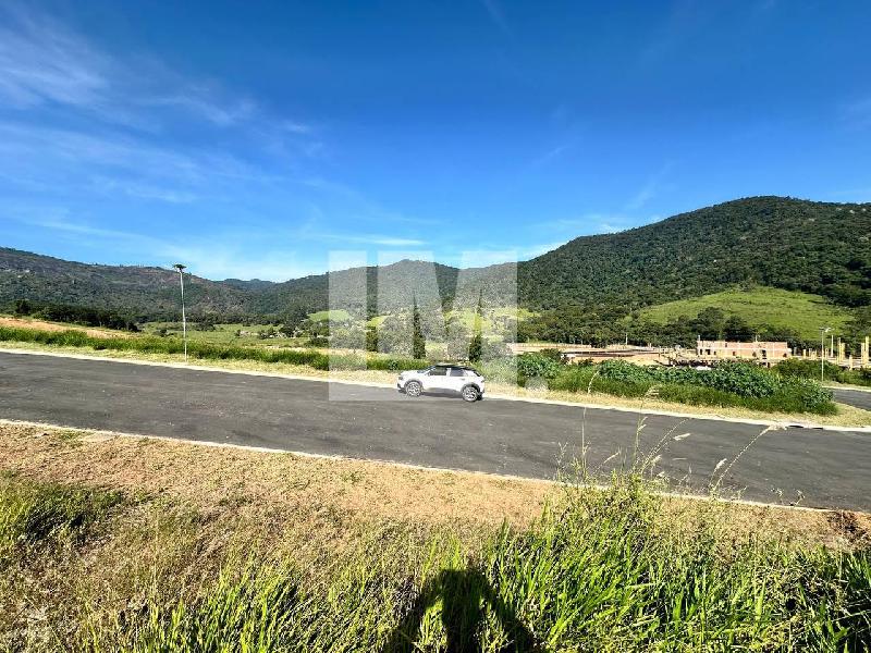 Terreno 300M2 Cond Portal Lamis - Bom Jesus dos Perdões, SP