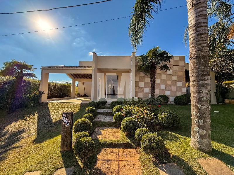 Casa Térrea Moderna em Condomínio Fechado  -  Atibaia