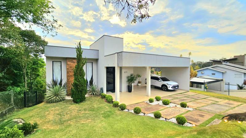 🏡 Casa Térrea de Alto Padrão no Condomínio Serra da Estrela – Atibaia/Sp