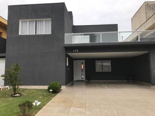 Casa em Condomínio