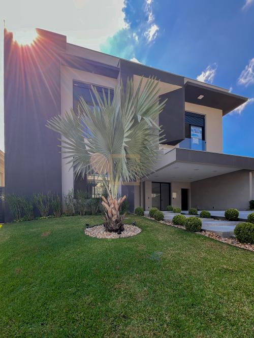 Casa em Condomínio