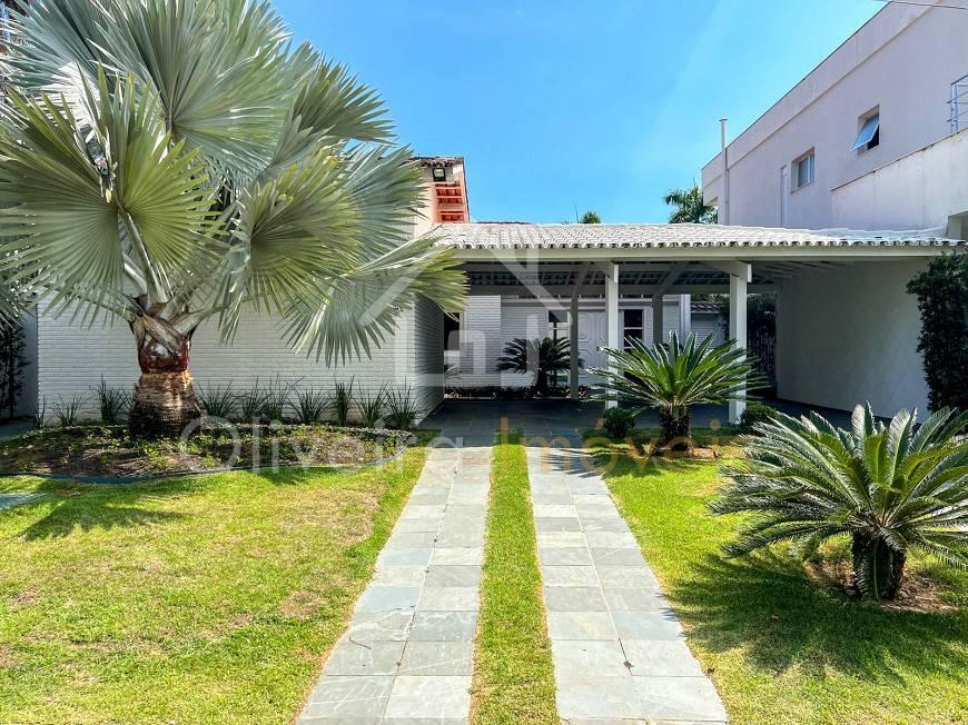 Casa em Condomínio Jardim Acapulco  