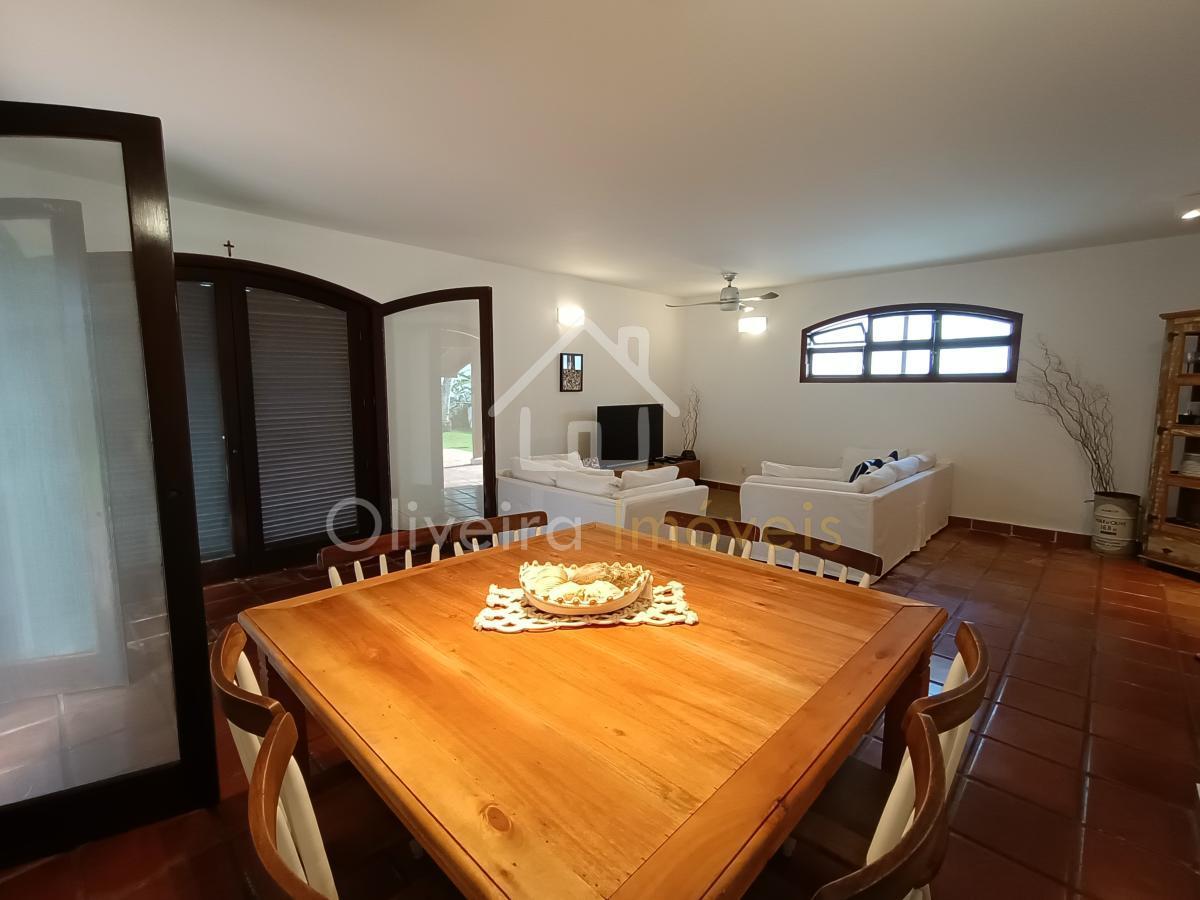Casa em Condomínio Jardim Acapulco  