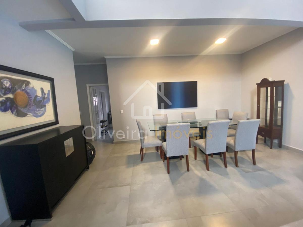 Casa em Condomínio Jardim Acapulco  