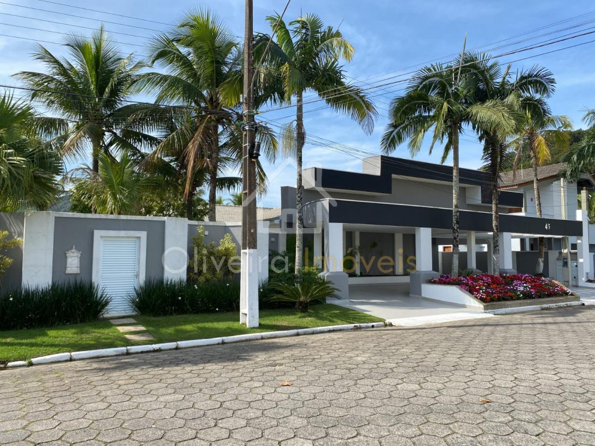 Casa em Condomínio Jardim Acapulco  