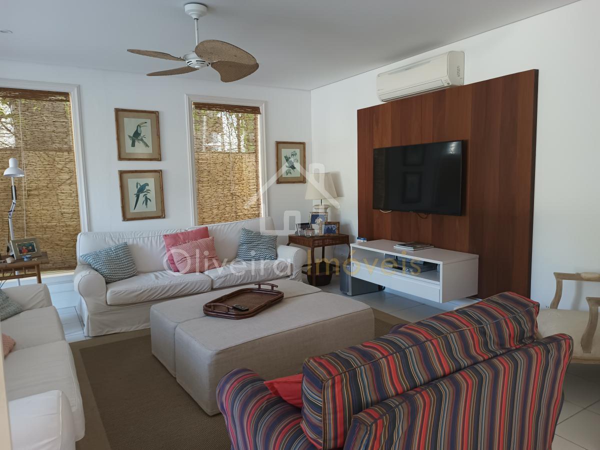 Casa em Condomínio Jardim Acapulco  