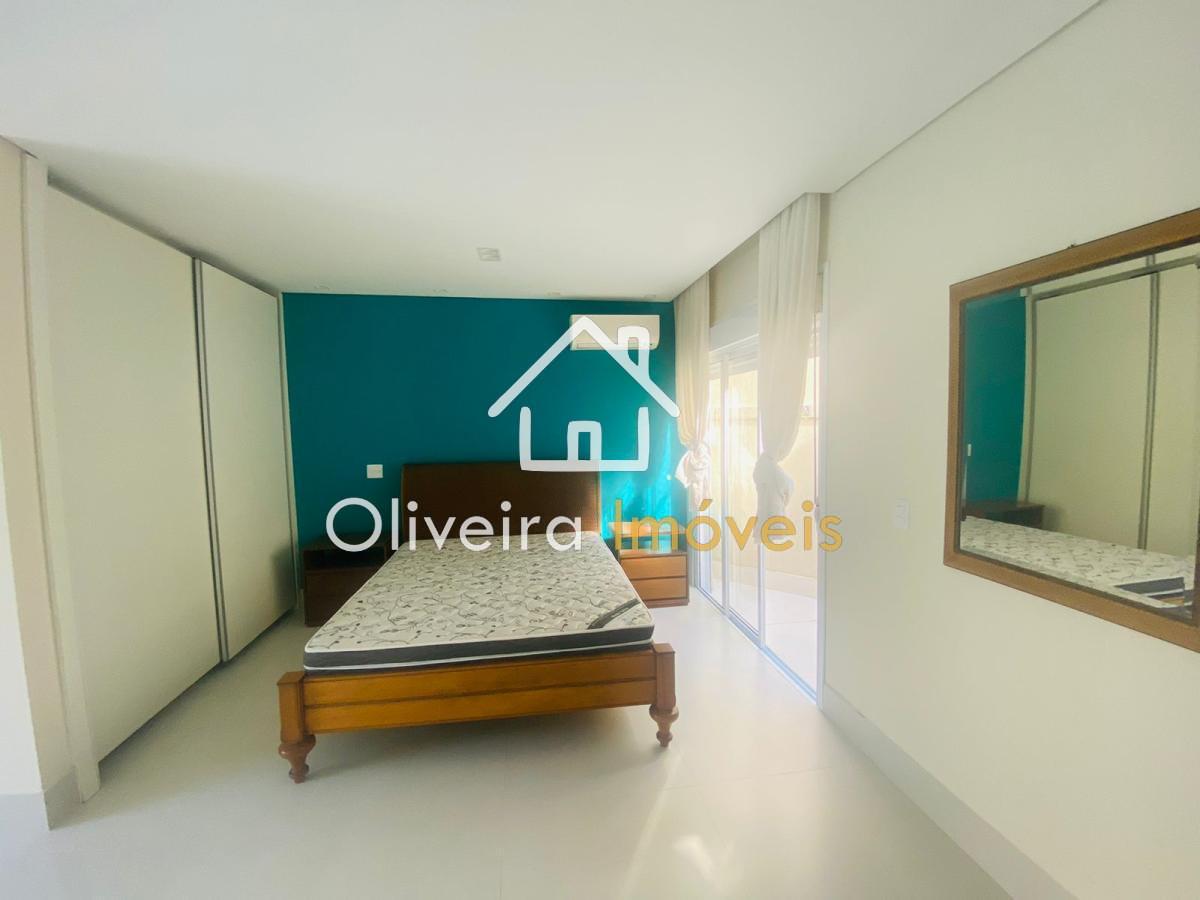 Casa em Condomínio Jardim Acapulco  