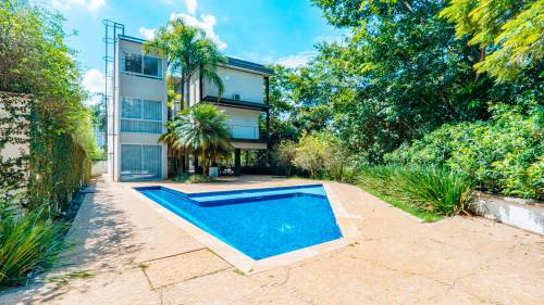 Casa a Venda Com 04 Suítes em Alphaville Melville