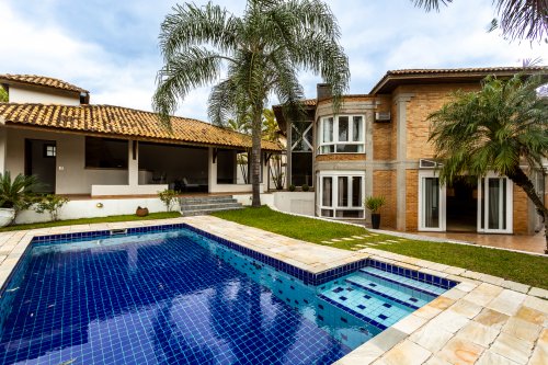 Casa para Venda e Locação em Alphaville Com 04 Suites Tamboré 03
