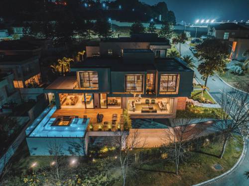 Casa Luxuosa Mobiliada para Venda e Locação Com 04 Suites em Alphaville Villa Solaia