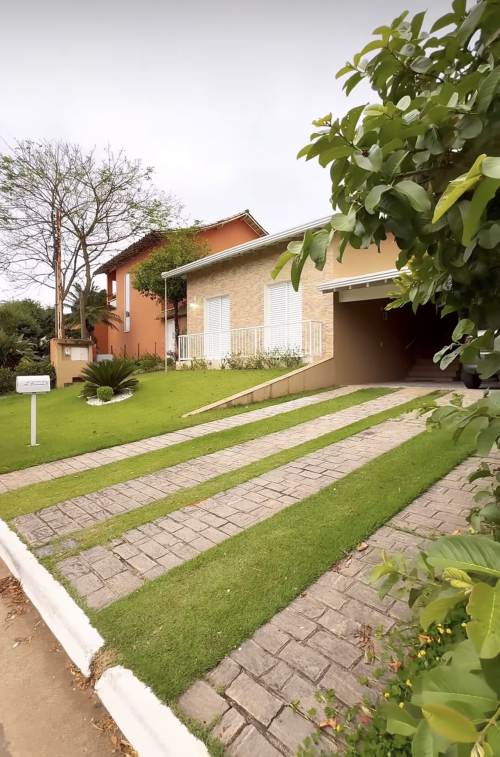 Oportunidade Casa Semi Térrea à Venda em Alphaville