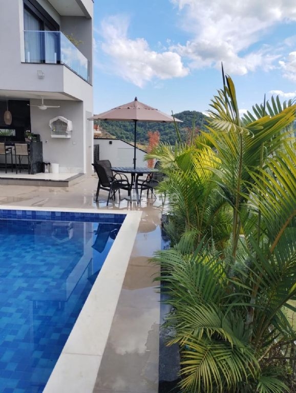 Casa em Condomínio Suru Santana de Parnaíba 