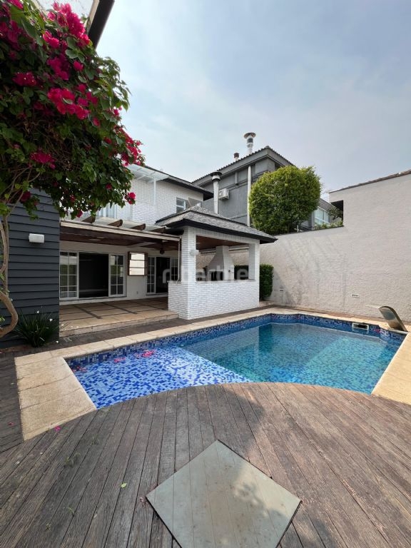 Casa em Condomínio Tamboré Santana de Parnaíba 