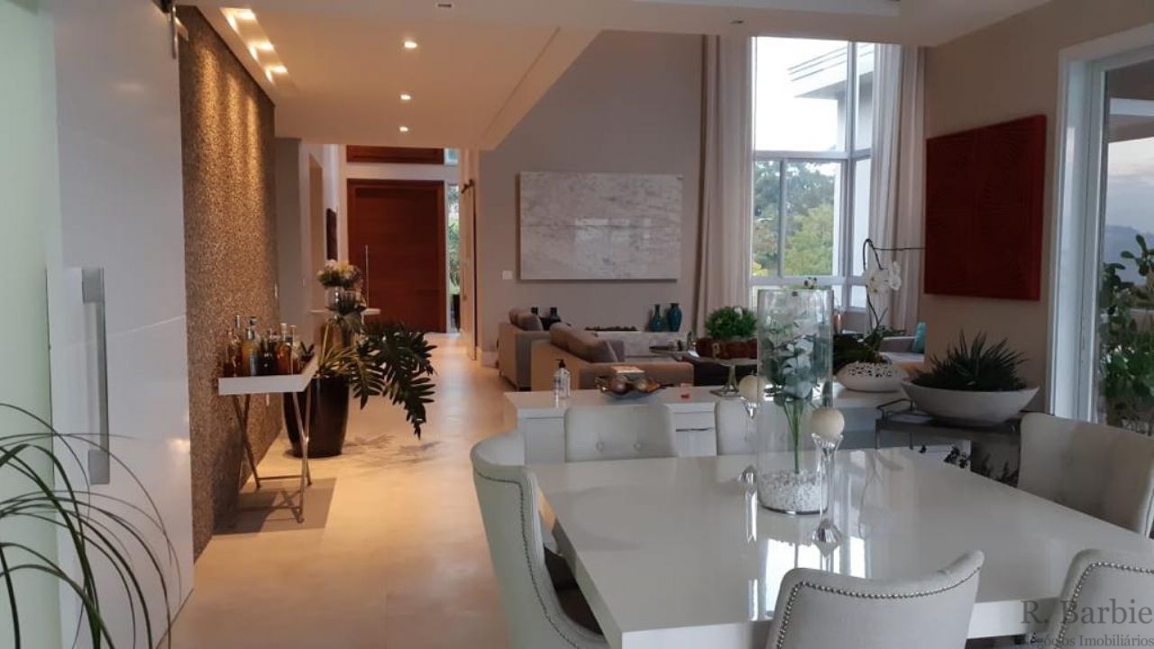 Casa em Condomínio Tamboré Santana de Parnaíba 