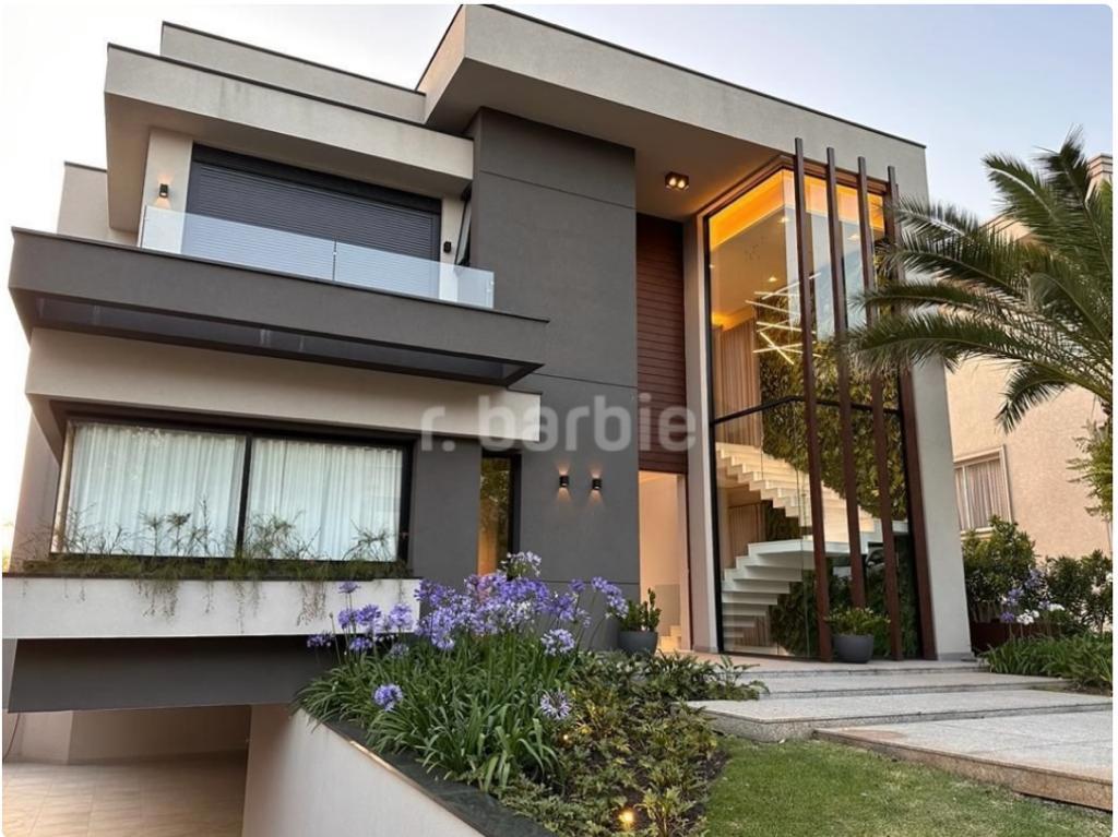 Casa em Condomínio Alphaville Santana de Parnaíba 