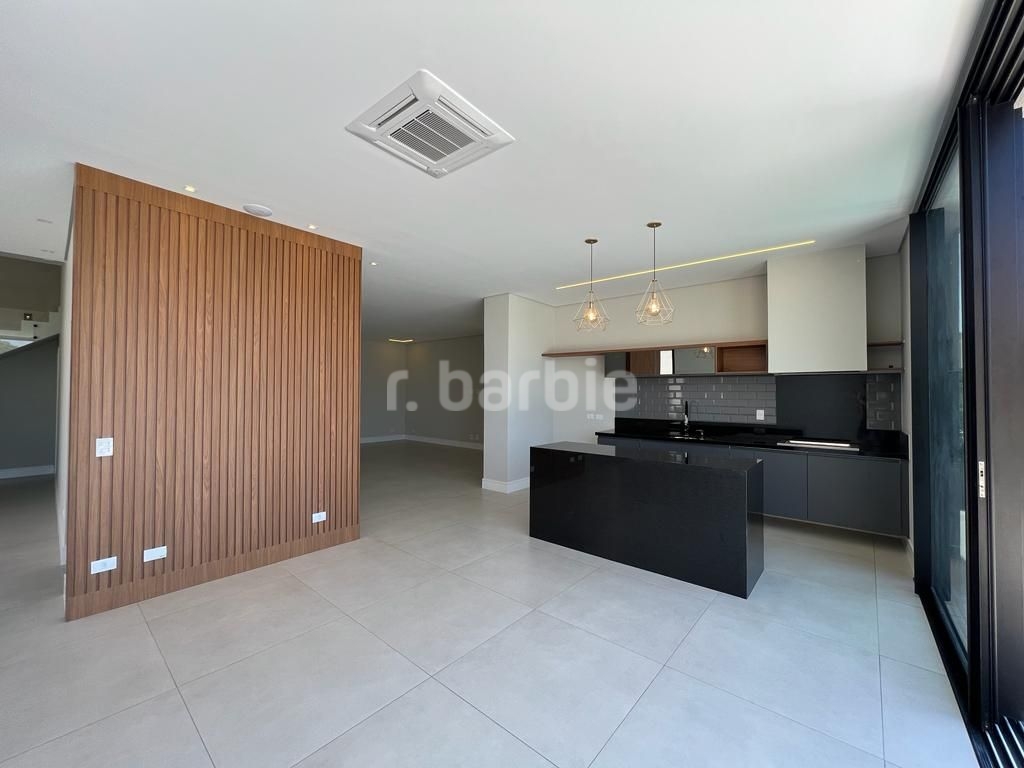 Casa em Condomínio Alphaville Santana de Parnaíba 