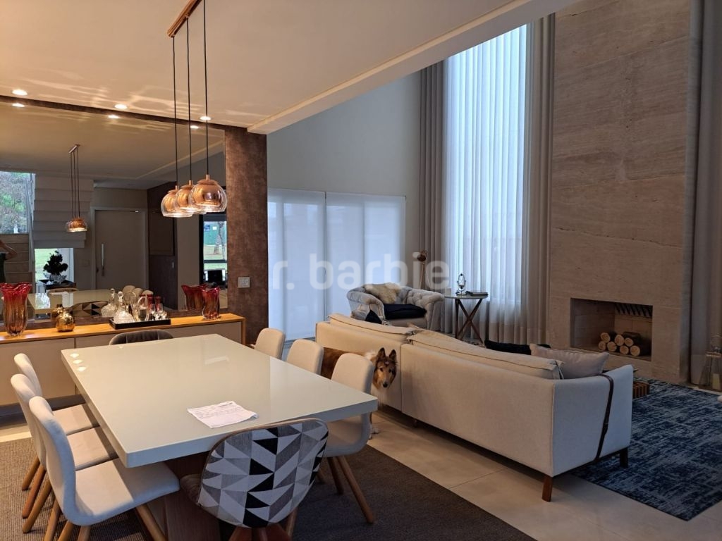 Casa em Condomínio Alphaville Santana de Parnaíba 