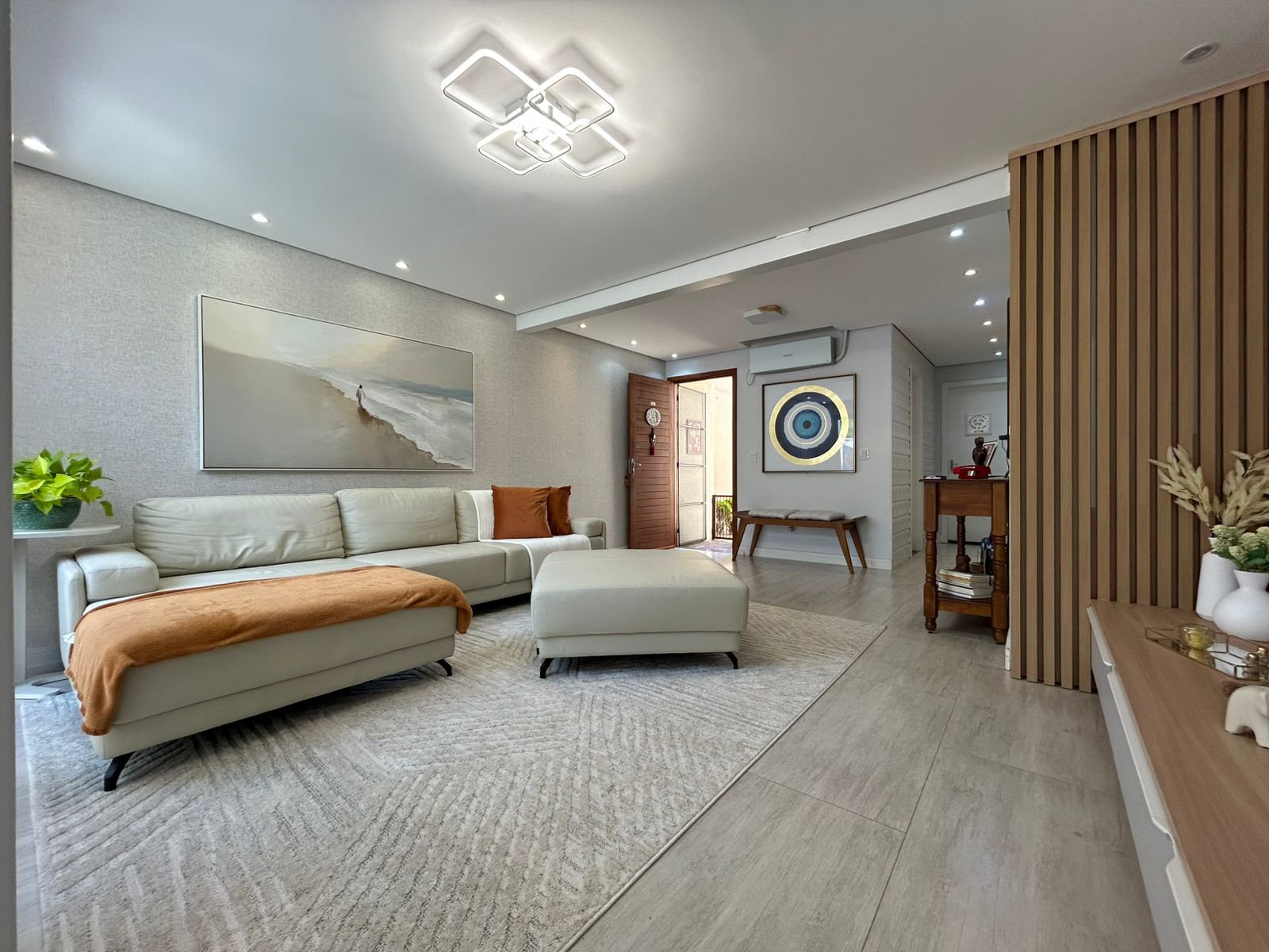 Casa térrea 03 dormitórios em cond. fechado - Canoas