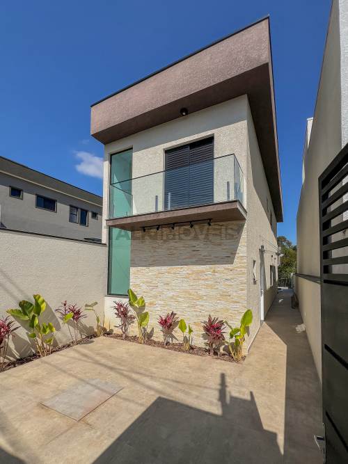 Casa em Condomínio para Venda 3 Dormitórios